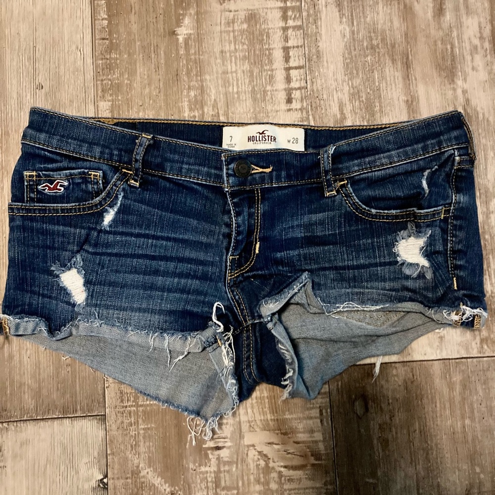 Hollister Low Rise Shorts Sz 7